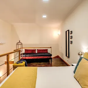 Casa Hosteno 3*, Naples Italy