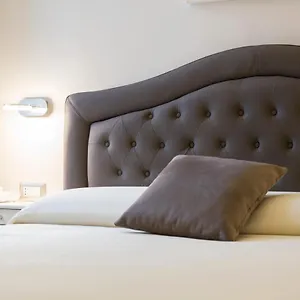 Royal Luxury 3*, Naples Italy